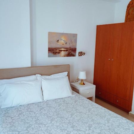 Apartamento Sun Βy Τhe Sea 100M From The Beach Agia Pelagia  Exterior foto