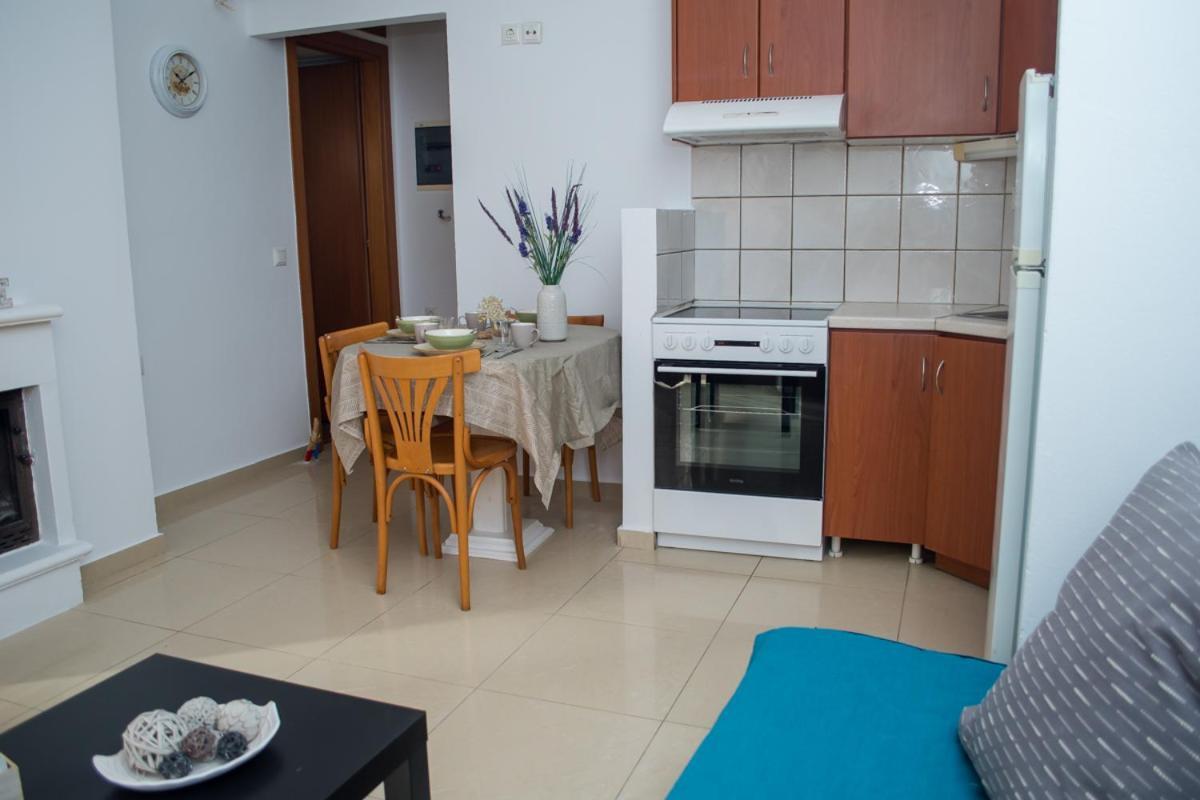 Apartamento Sun Βy Τhe Sea 100M From The Beach Agia Pelagia  Exterior foto