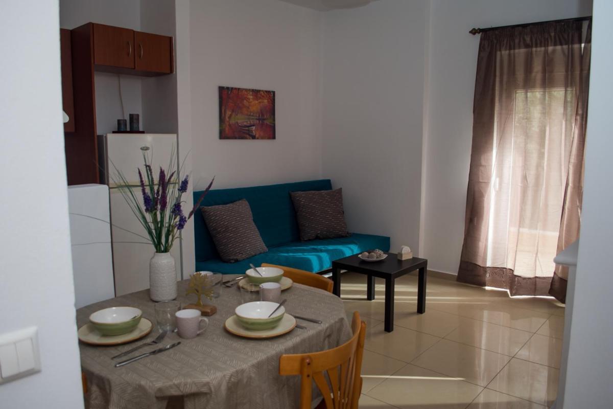 Apartamento Sun Βy Τhe Sea 100M From The Beach Agia Pelagia  Exterior foto