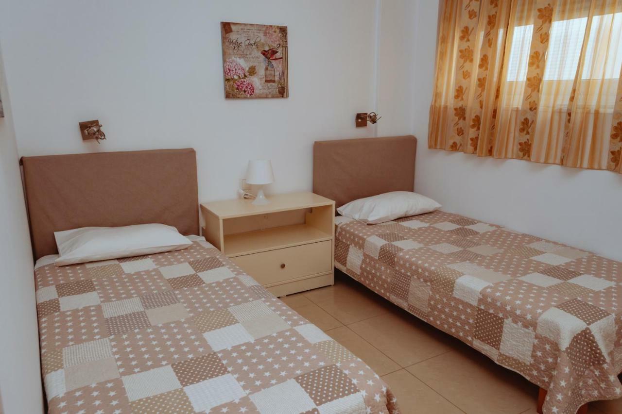 Apartamento Sun Βy Τhe Sea 100M From The Beach Agia Pelagia  Exterior foto
