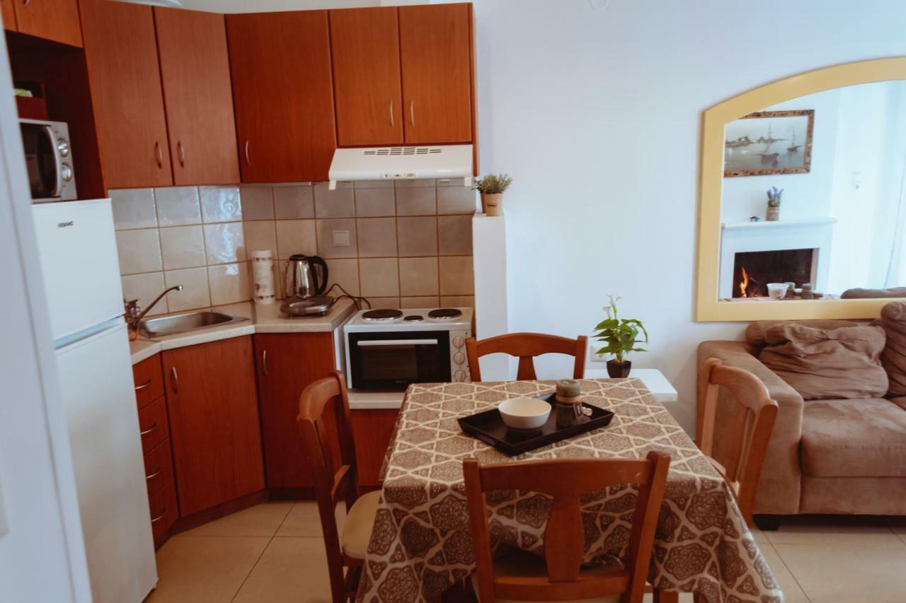 Apartamento Sun Βy Τhe Sea 100M From The Beach Agia Pelagia  Exterior foto