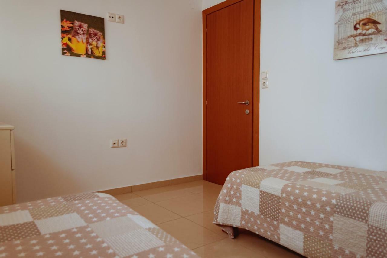 Apartamento Sun Βy Τhe Sea 100M From The Beach Agia Pelagia  Exterior foto