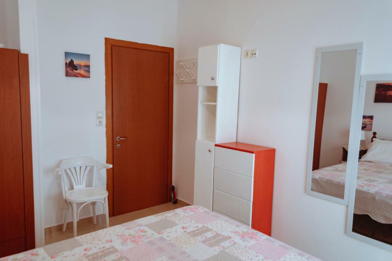 Apartamento Sun Βy Τhe Sea 100M From The Beach Agia Pelagia  Exterior foto